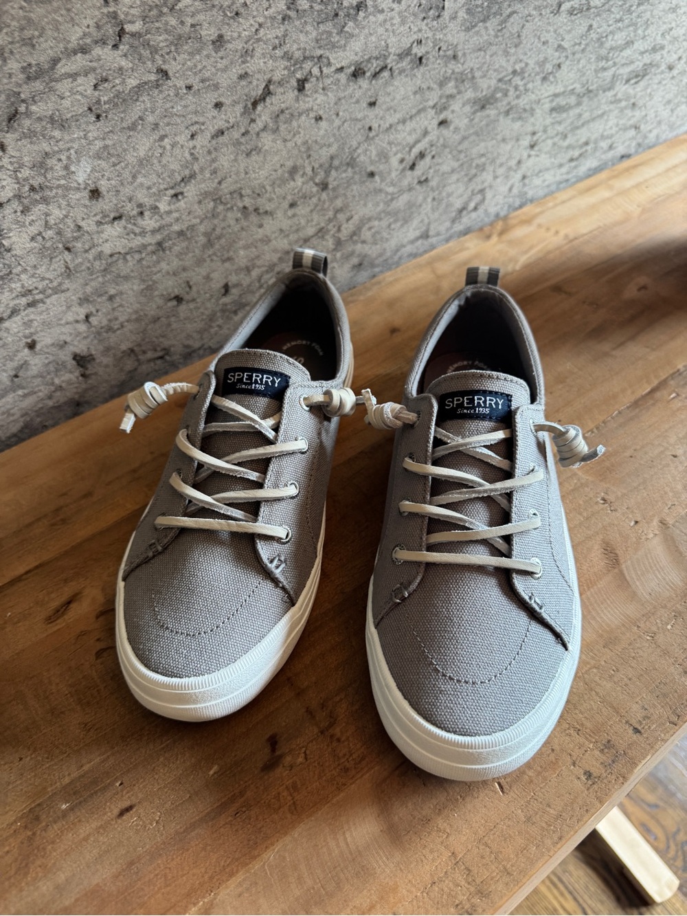Sperry Crest Vibe Gray Canvas Sneakers Women’s Size 7